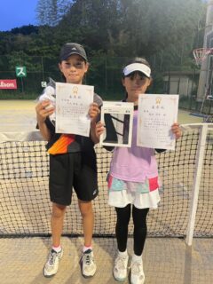サムライカップU12 5月大会　女子🎾

優勝🏆塚田澪佳選手(A-one)
準優勝🥈丸山紗來選手(ルーセント柏)

おめでとう御座います㊗️

6/6(土)からサムライカップU16 6月大会の予選が始まります😊！
サムライカップU12 7月大会のエントリーも受け付けております🫡
〆切は6/15となっております🙇‍♀️
よろしくお願いします👍

 #テニスクラブ #テニス #テニススクール#イベントレッスン #ジュニアテニス