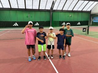 関東ジュニア🎾in高崎

初日‼️
なんと、雨で☔中止です😭

シュン、レン、ユヅキとも合流してインドアで練習しました🎵
皆、調子も上がってきているようです😊

明日の試合、ナイスファイトをしてもらいましょう‼️

 #テニスクラブ #テニス #テニススクール#イベントレッスン #ジュニアテニス